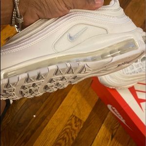 Air max women’s size 10. Good condition all white